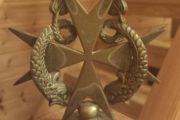 Rare antique 1920s Maltese Cross car mascot, D18 post 6e