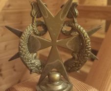 Rare antique 1920s Maltese Cross car mascot, D18 post 6e