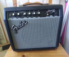 FENDER Frontman 15G Guitar Amp in excellent like new condition, working great