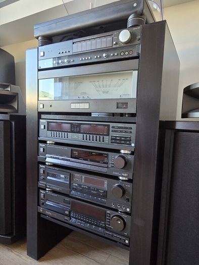 The Technics Sb-e100 Se-a5 Su-a6  Sl-1210 Mk2