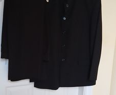 Black 2 piece mans Pierre Remon suit 42R