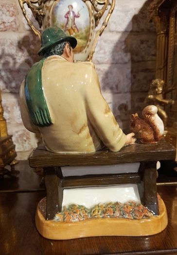 Royal Doulton figurine "Lunchtime "