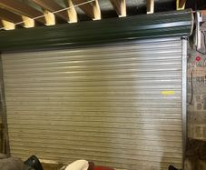 Electric roller door