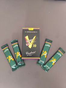 Vandoren V16 Reeds