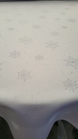 Bespoke Christmas tablecloths, runners, napkins. Made to measure