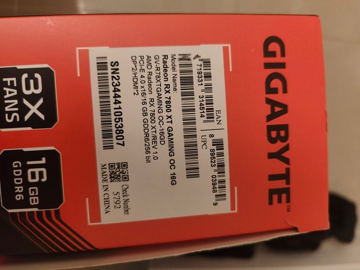 Gigabyte Gaming OC 16GB AMD Radeon RX 7800XT GPU