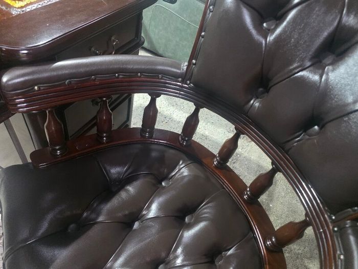 captains chair like new