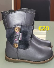 Girls boots