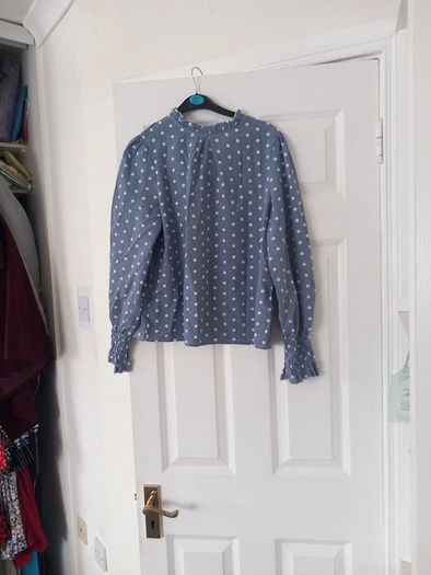 blouse