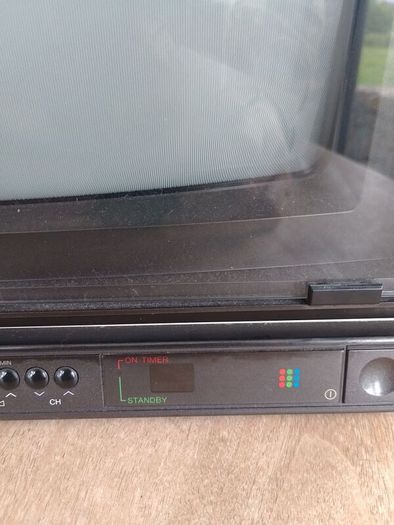 Japanese Retro gaming CRT television 14inch