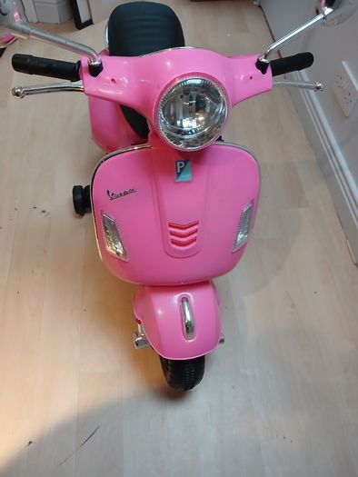 Kids pink Vespa in excellent condition!