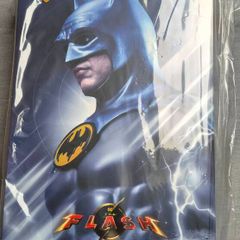 Hot Toys  MMS834 Batman 1989 Blue & Grey suit 1/6 scale figure