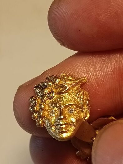 A Stunning pair of Mid Nineteenth Century Gilt Silver Cufflinks with Diamond Eyes