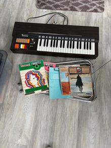 Electric Keyboard