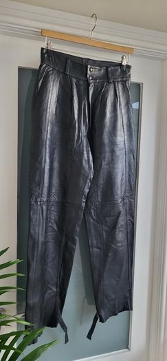 Vintage black genuine SPHINX leather pegged style high waisted pants with side and back pockets  14UK - Fit (12-14UK)