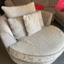 swivel chair Image 3