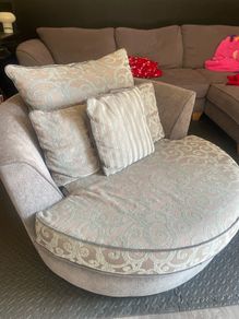 swivel chair