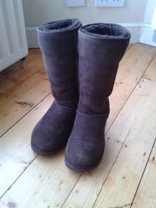 Ugg Boots Chocolate wt Original Box