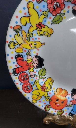 Vintage Rare Collectable Arcopal France Childrens Milk Glass Dining Set with Haribo Sweets Motifs, Consisting of A Mug, Cereal Bowl and 20cm Plate, circa 1970