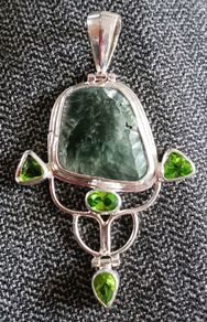 Silver pendant, with Moldavite & Peridot