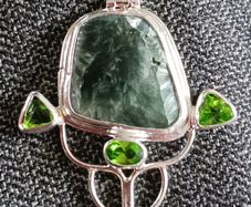 Silver pendant, with Moldavite & Peridot