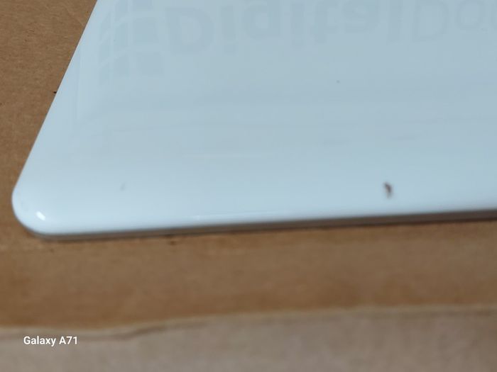 Samsung Galaxy Tab 2, Model GT-P5110, White, Comes with charging Cable, Pin Locked, for parts or repair