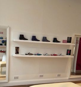Floating Shelves long white x 4