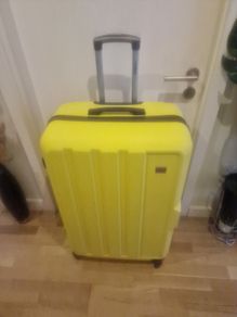 Large Plastic Suitcase 30kg FLYMAX
