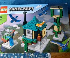 Lego Minecraft Sky Tower retired set