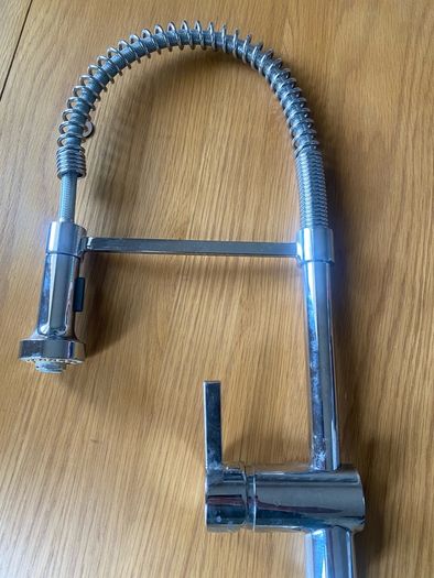 Kitchen Tap - polished chrome-effect commercial-style single-lever spring neck kitchen mixer tap with a pull-down dual-function spray head,