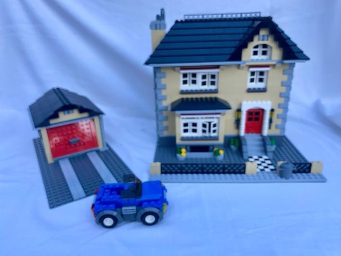 Lego Creator 3 in 1 Model Town House 4954 PRICE DROP