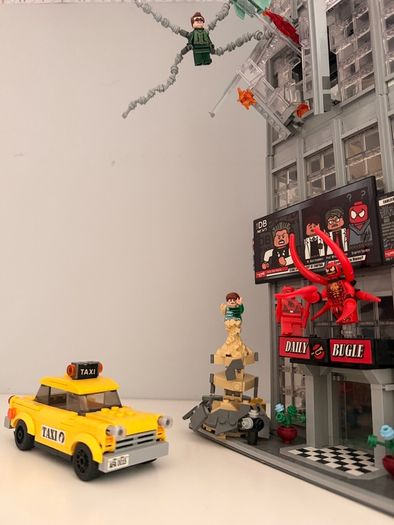 Daily Bugle modular building LEGO compatible brick set.