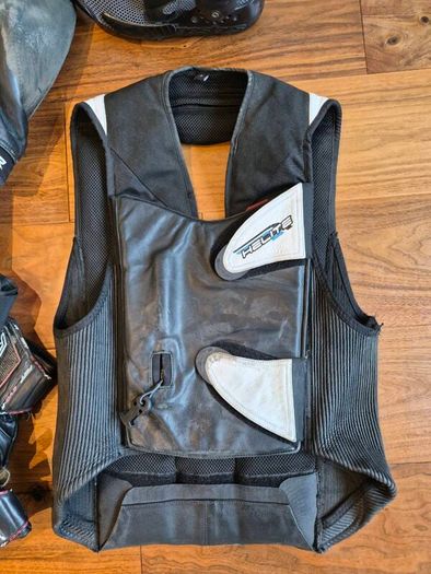 Leathers,boots,gloves,back,chestprotector,airbag
