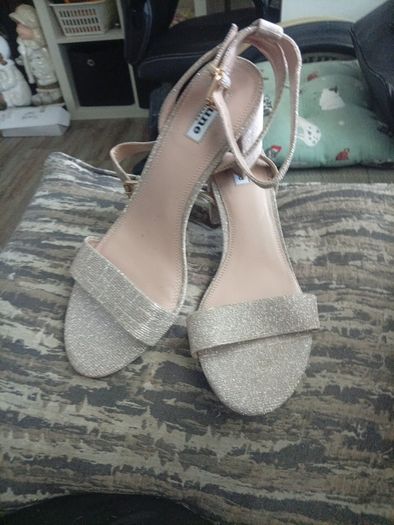 Ladies glamour sandals see photos
