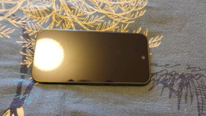 Google pixel 9a - like new - comes with box & 2 screen protectors