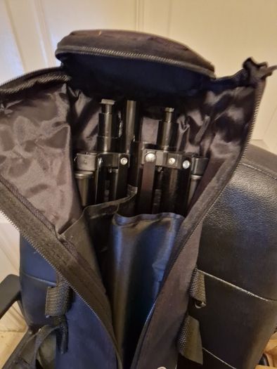NEEWER, 2 Photography Tripods and feet and also 5ft circular Silver Light enhancer all in new condition and in lovely cases