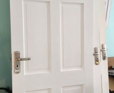 FREE - 7 internal white doors