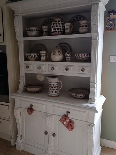 solid kitchen dresser delivery arranged