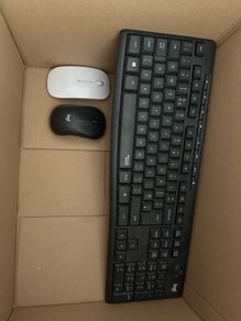 Logi wireless keyboard with 2 mouse