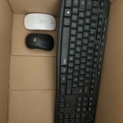 Logi wireless keyboard with 2 mouse