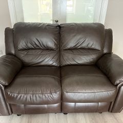 Brown leather suite