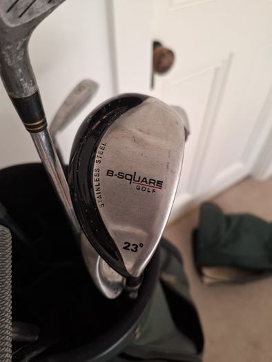 Macgregor golf bag with clubs