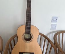 Fender kids size model ESC80
