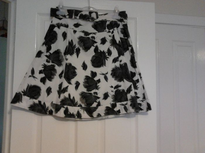 Beautiful Cream & Black skirt from Vero Moda