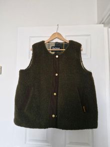 Barbour Women's Dulsie Teddy Fur Sleeveless Gilet