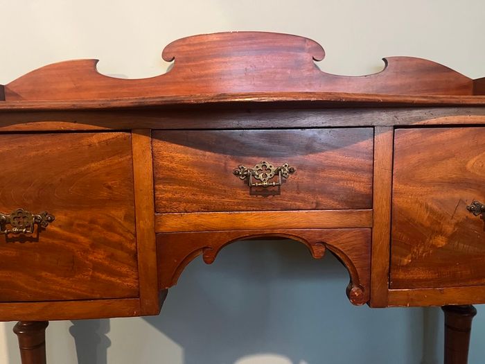 Antique William IV Mahogany Low Sideboard - Compact Size