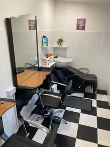Salon contents