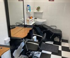 Salon contents
