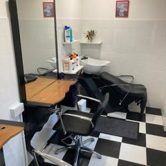 Salon contents