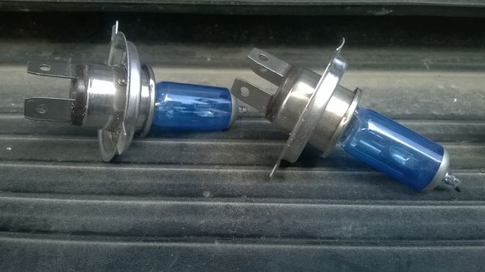 h4 Light Bulbs